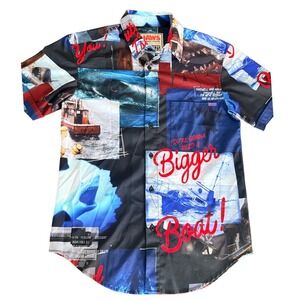 RSVLTS Jaws Movie Collage KUNUFLEX Short Sleeve Button‎ Down Shirt Mens XS